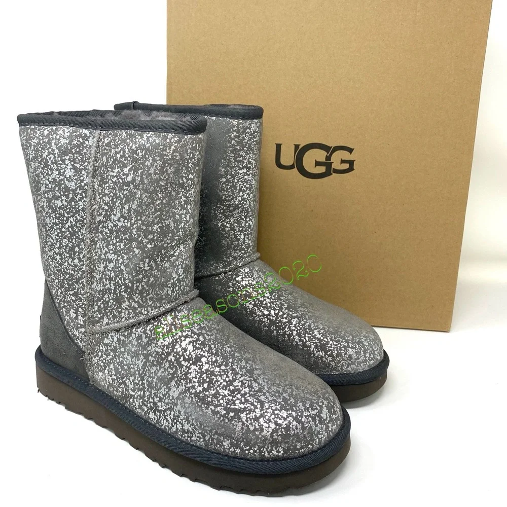 UGG 💥SALE!💥 Classic Short 2 Foil Glam Women’s Boots Size 7 1112092 - Picture 1 of 9